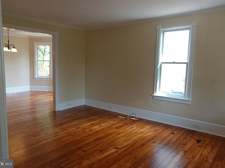 36 Hart Ave — Photo 19