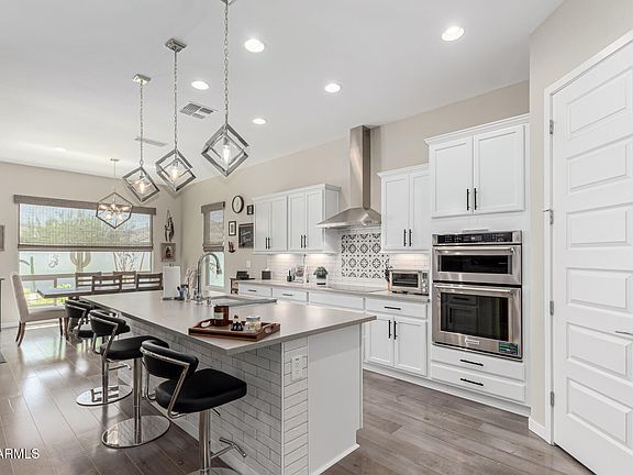 3rd image of 2835 E DONALD Drive