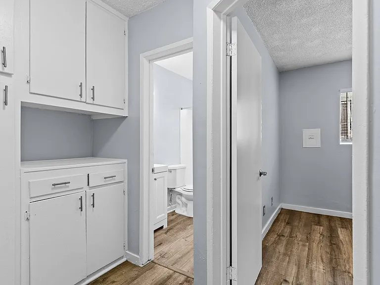 1121 Daisy Avenue — Photo 38