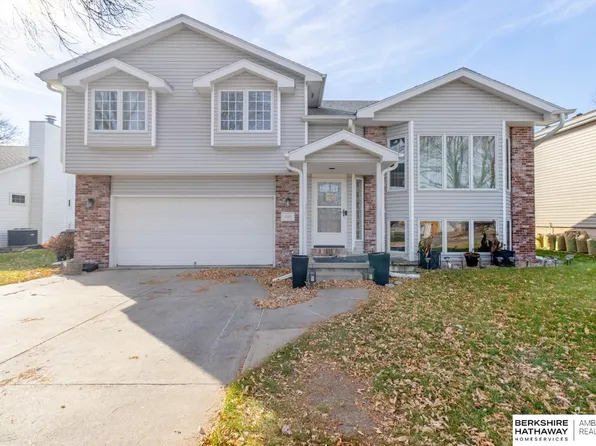 5221 NW 3rd St, Lincoln, NE 68521