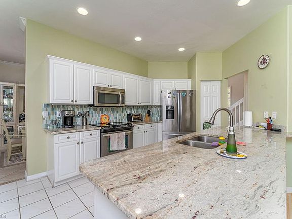 4th image of 22981 White Oak Ln