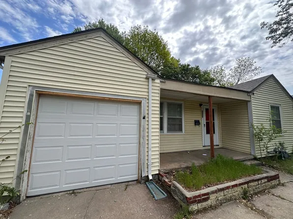 1028 N Terrace Dr, Wichita, KS 67208