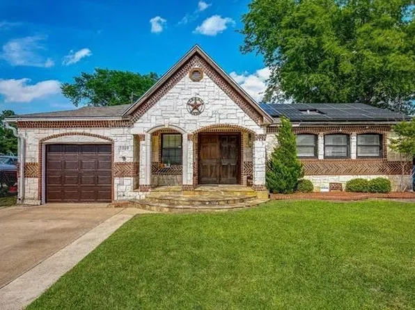 3028 Altman Dr, Irving, TX 75062