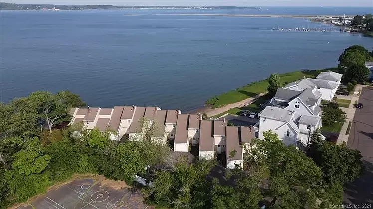 27 Bayview Pl — Photo 1