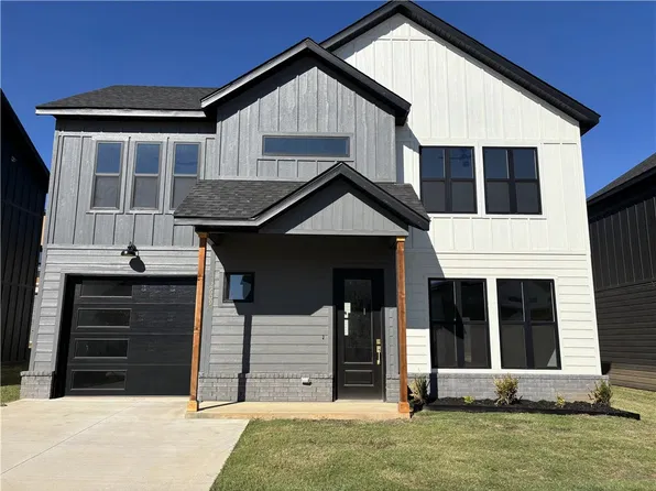 2609 W Berkeley Ave, Rogers, AR 72758