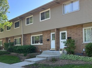 226 George St, Barrington, IL 60010