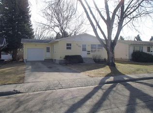 1306 N Lloyd St, Aberdeen, SD 57401