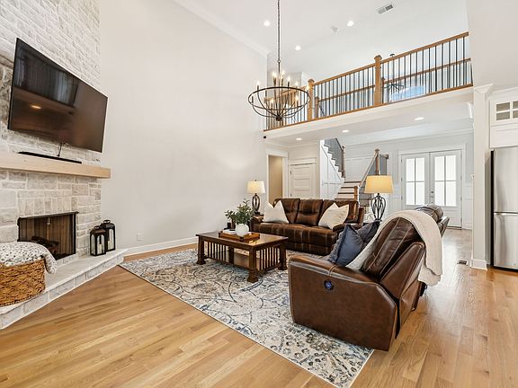 5th image of 1122 Willow Springs Dr