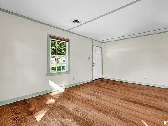 5th image of 3010 N Mission Rd