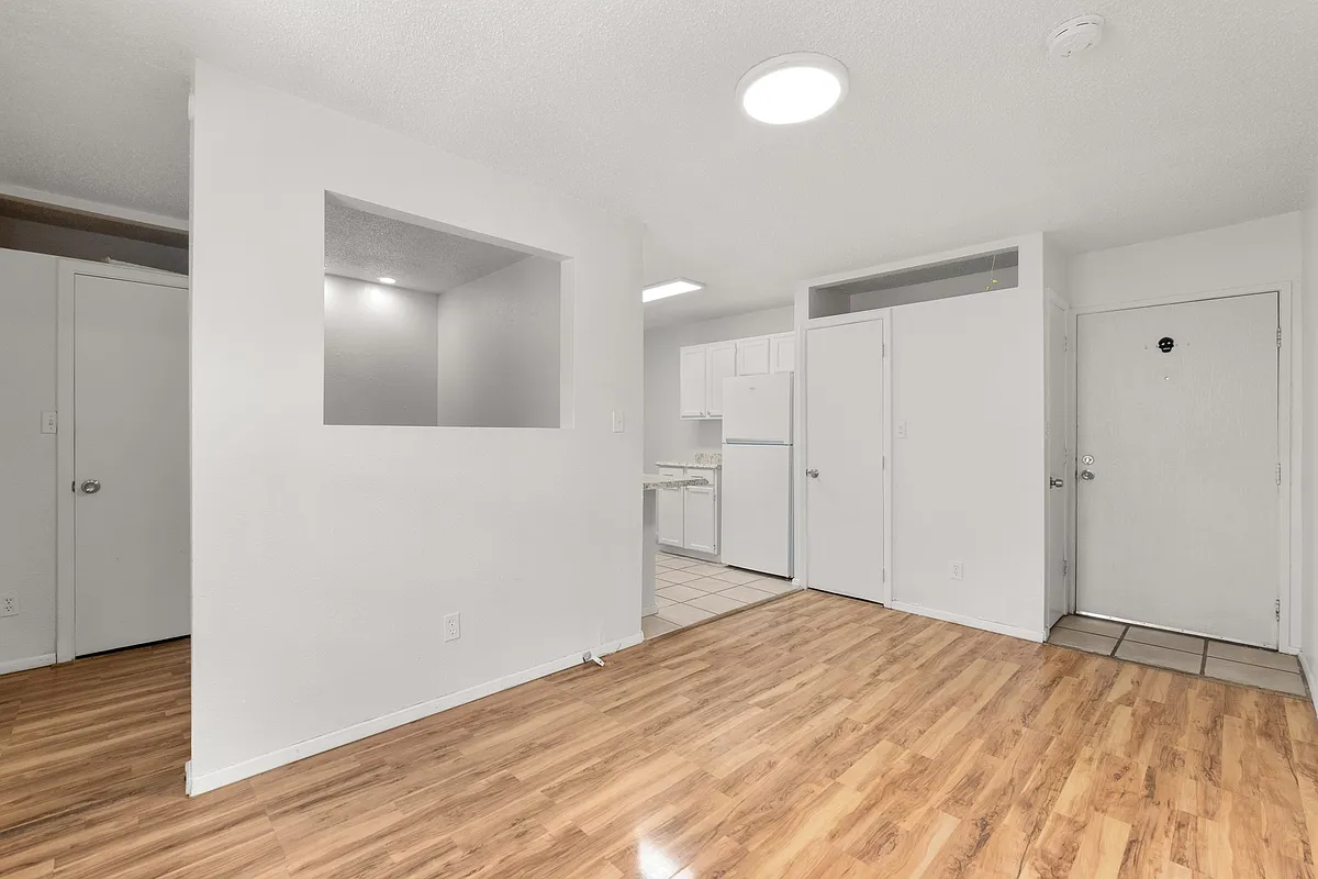 Building Photo - 2800 Vail Ave SE #229