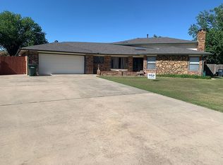 225 Laurel Pl, Enid, OK 73703