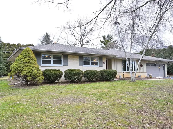 1130 Elm Grove STREET, Elm Grove, WI 53122