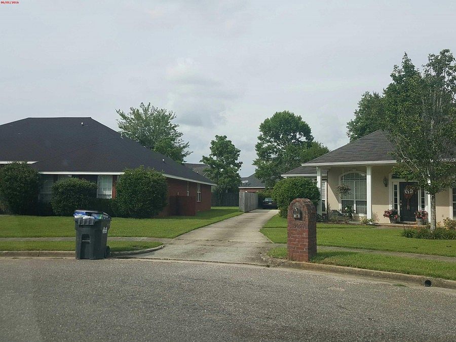 2nd image of 8450 Kyle Ct
