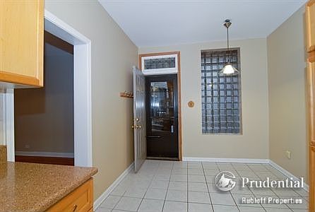 5th image of 1400 W Elmdale Ave