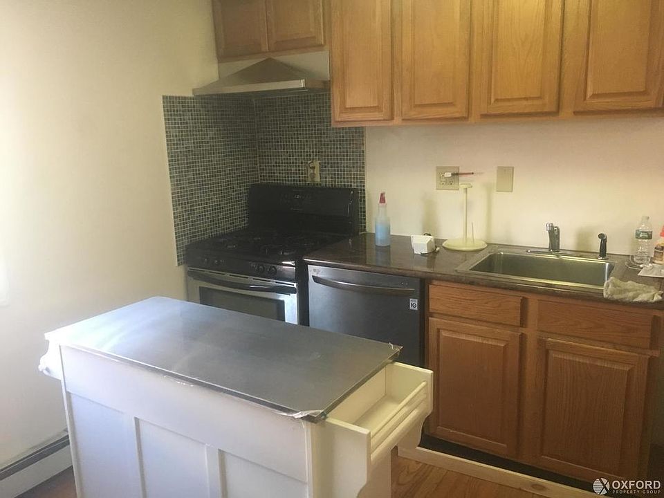 1st image of 1649 Park Ave APT 2