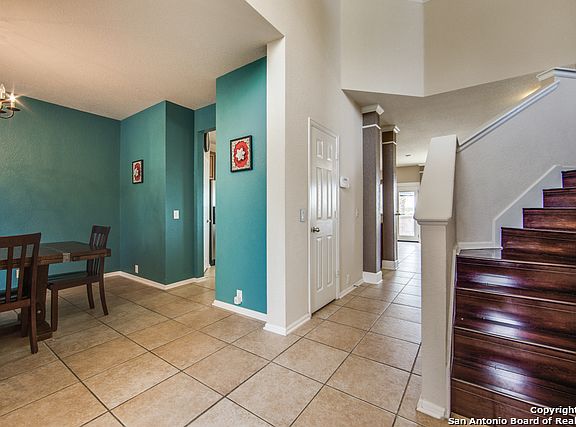 4th image of 25115 Manhattan Way