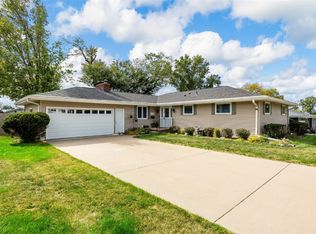 3025 Terry Dr SE, Cedar Rapids, IA 52403