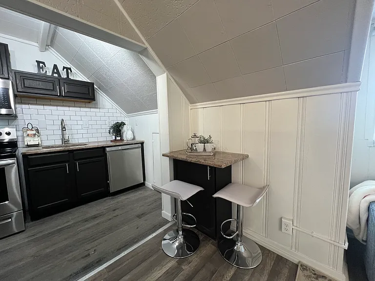 1084 Van Dyke St #301 — Photo 12