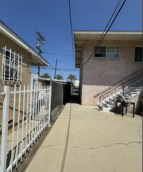 12520 York Ave #A — Photo 11