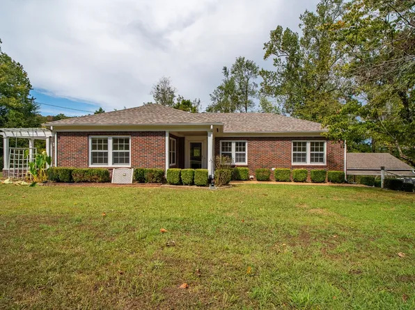 214 McWilliams St, Waynesboro, TN 38485