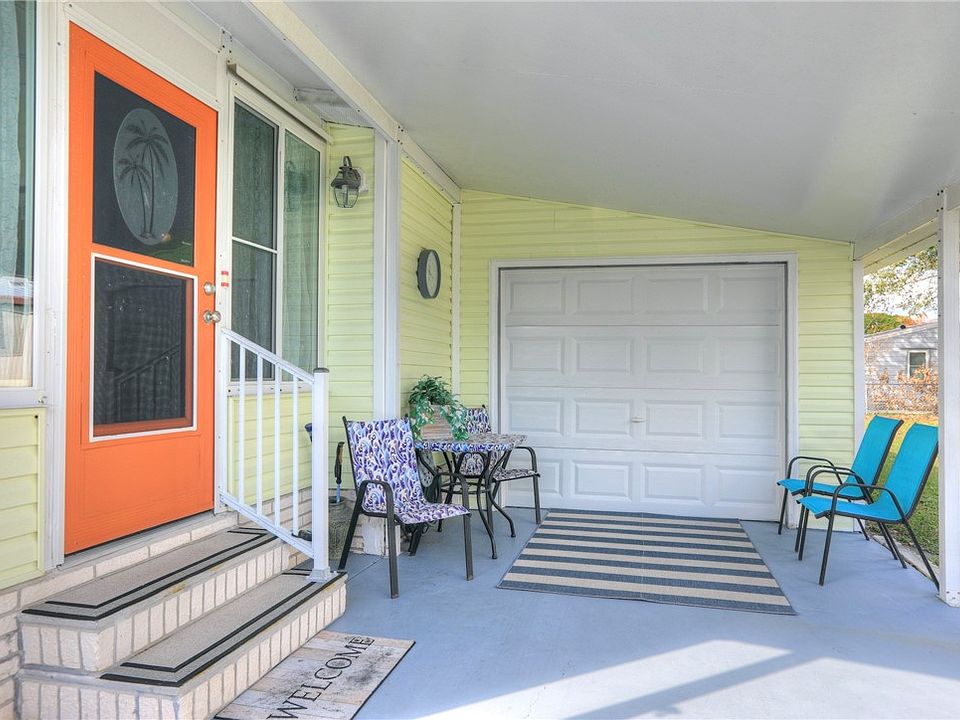 1st image of 711 Amaryllis Dr