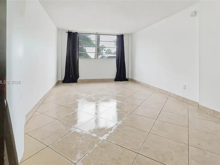 16450 Miami Dr #103 — Photo 5