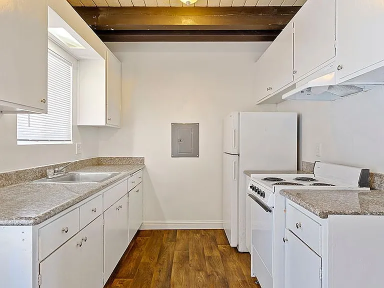 Manchester Apartments — Photo 8
