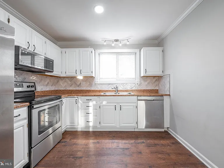 11419 Greenberry Rd — Photo 14
