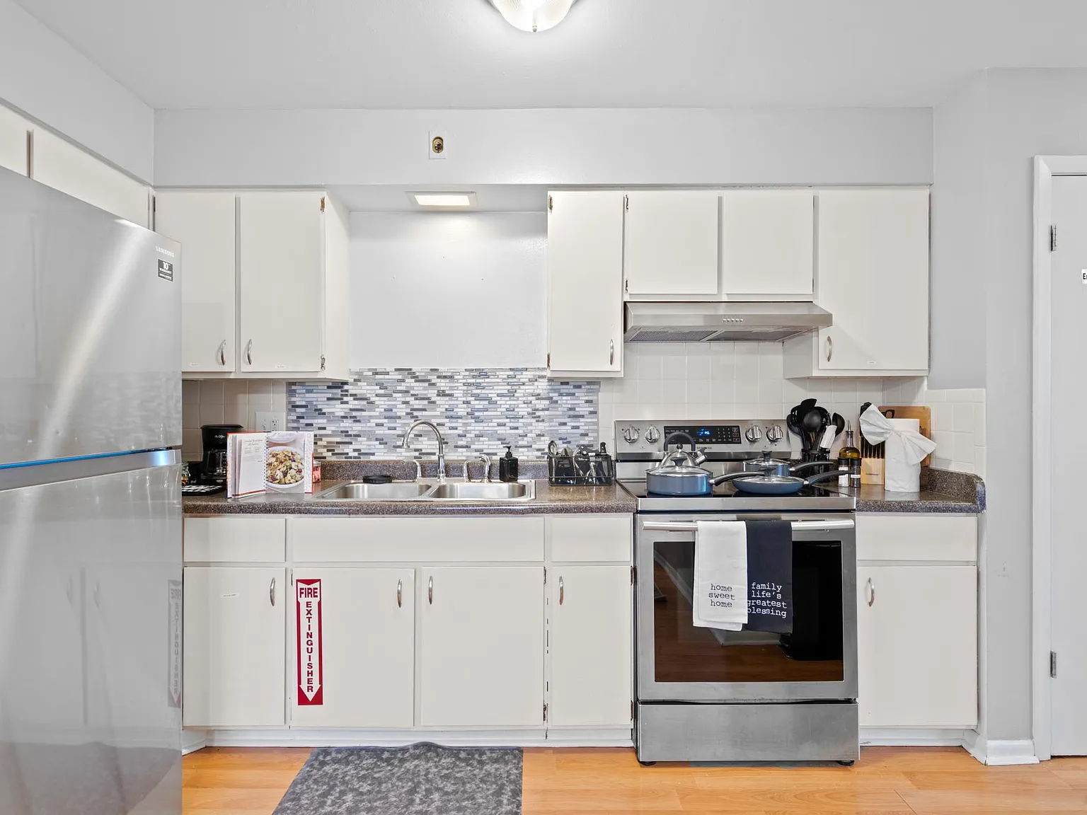 1 bed, 1000 sqft, $2,650 — Photo 3