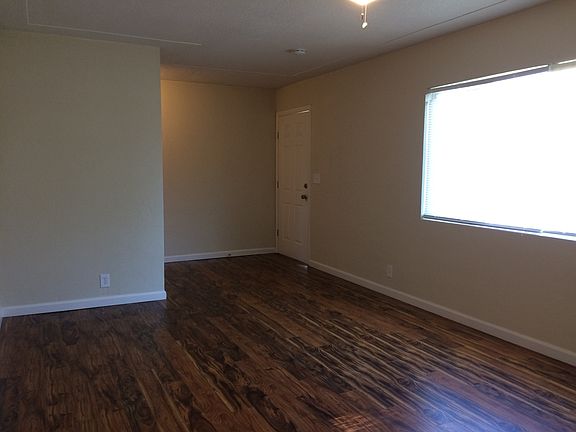 5th image of 320 School Ave