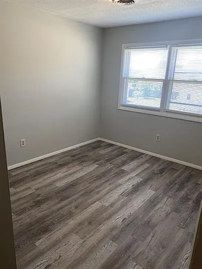 705 Hollycrest Dr #4 — Photo 11