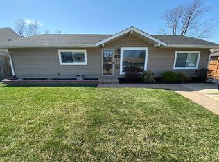 460 Arnold Ave, Romeoville, IL 60446