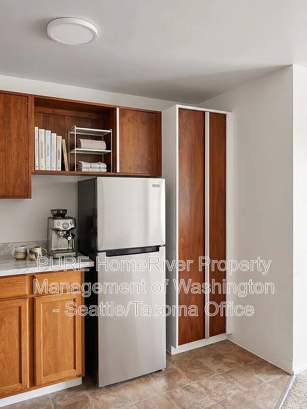 1 bed, 1.0 bath, $1,050 — Photo 2
