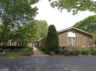 2203 Shiloh Dr, Long Grove, IL 60047