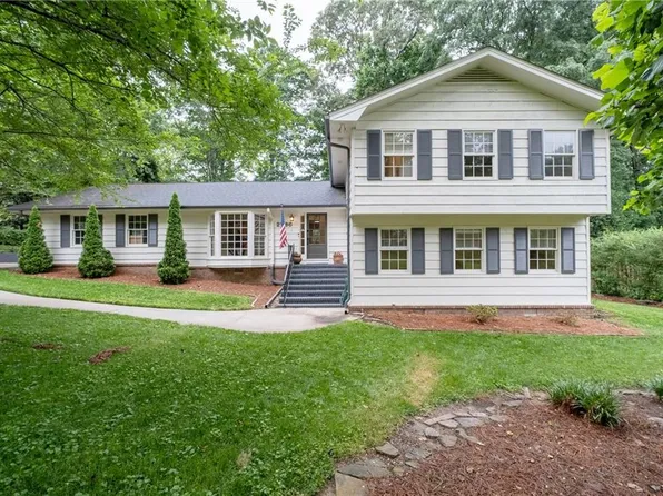2786 Georgian Ter, Marietta, GA 30068