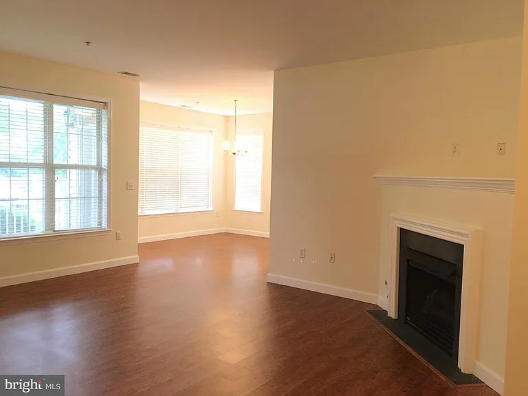 52 Kyle Way — Photo 8