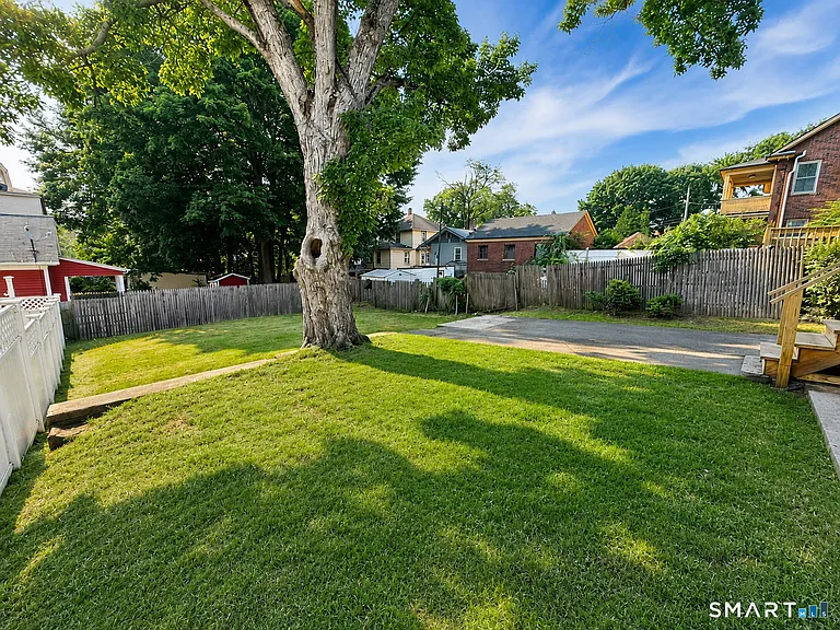 132 Clinton St — Photo 18