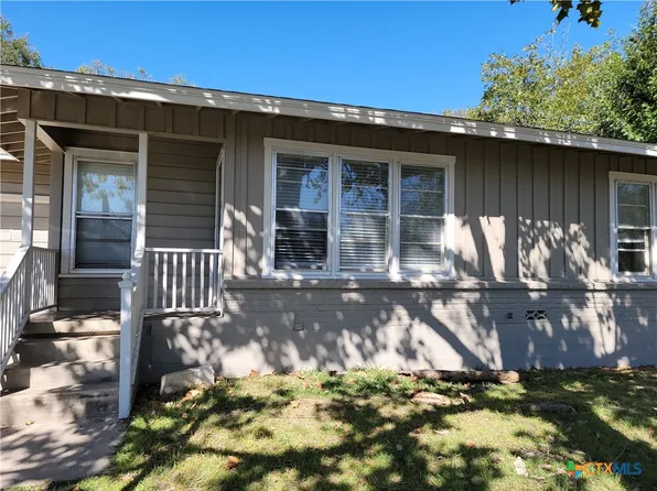 1405 W 1st St, Lampasas, TX 76550