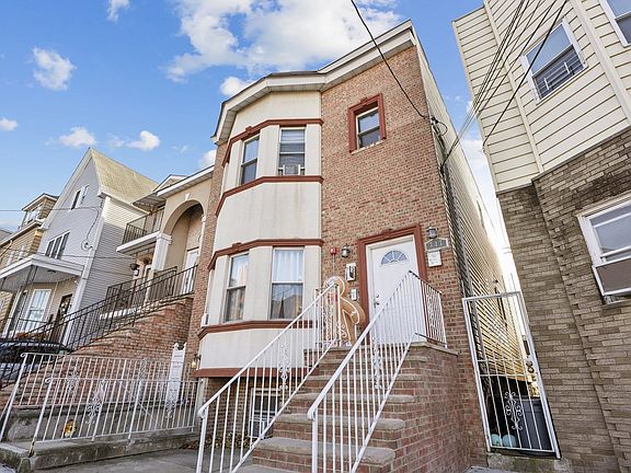 3rd image of 717 16th St