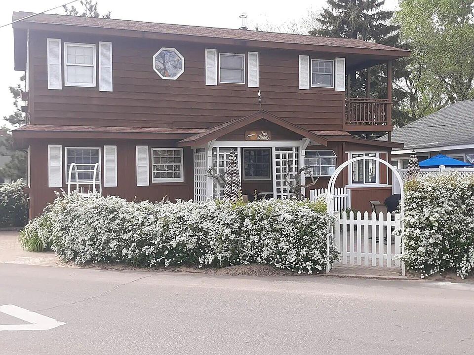 1st image of 33 Promenade Pl