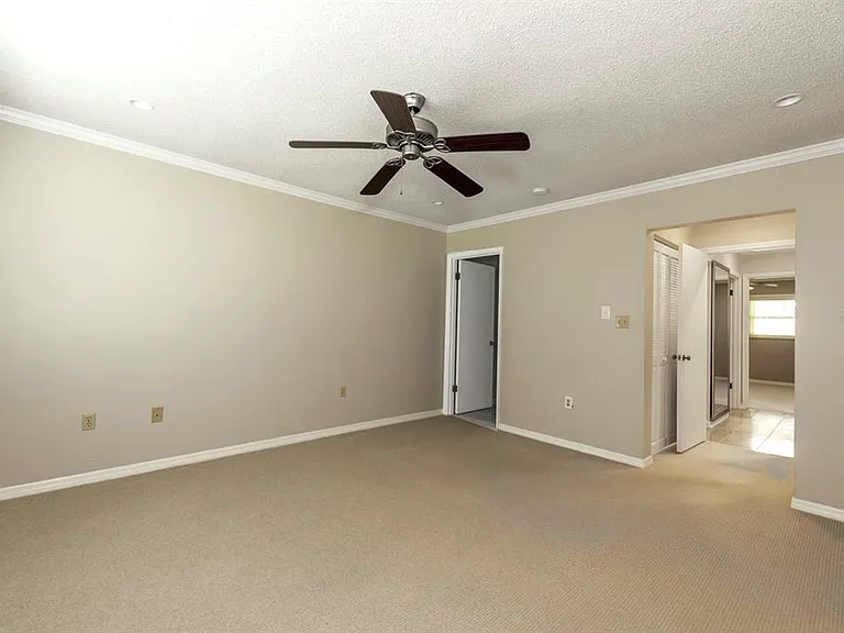 110 N Tremain St #202 — Photo 12