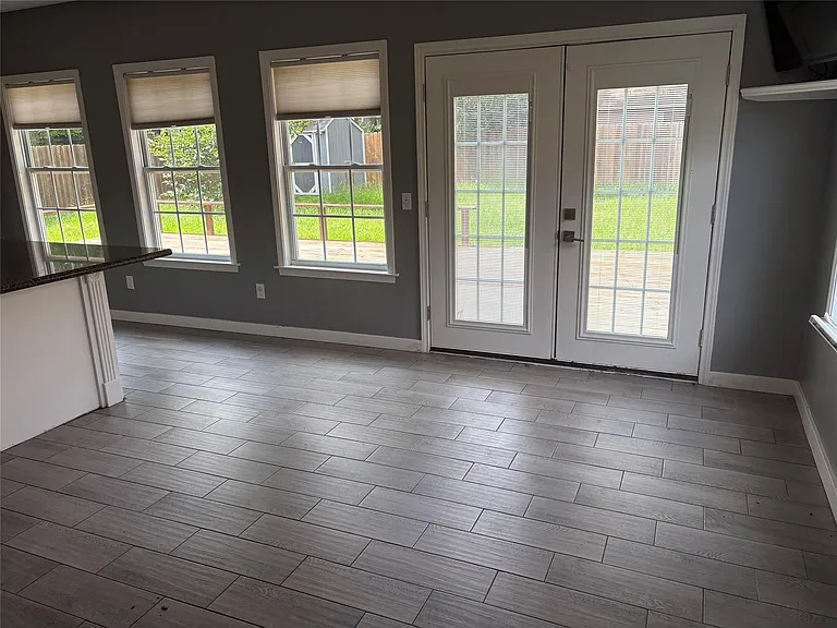 18385 Ten Oaks Ct — Photo 6