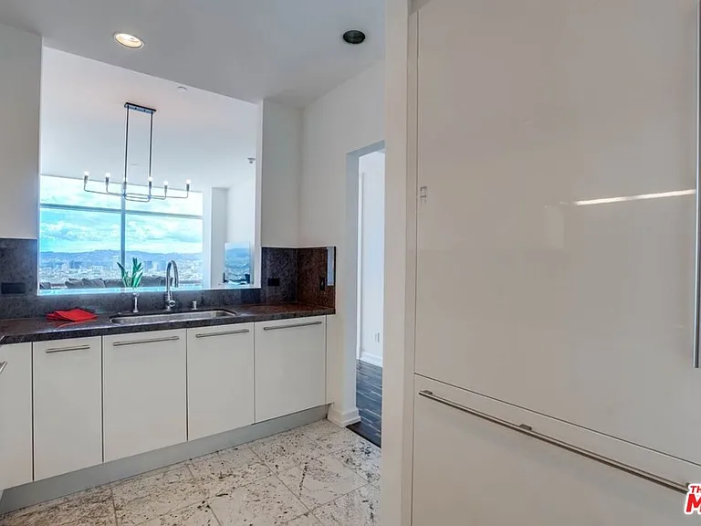 900 W Olympic Blvd #31F — Photo 11