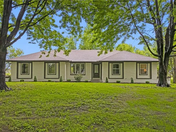 10813 Milton Thompson Rd, Lees Summit, MO 64086