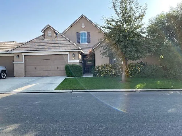 1633 N Broadbent Ln photo 1