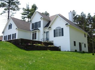 25 Twin Creek Dr, Peru, NY 12972