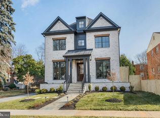 907 N Highland St, Arlington, VA 22201