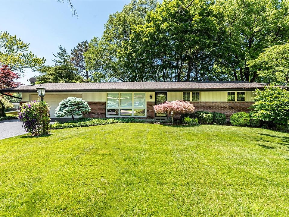 1st image of 80 Willow Brook Dr