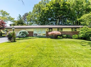 80 Willow Brook Dr, Saint Louis, MO 63146