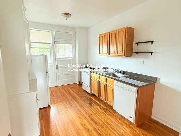 5th image of 7755 N Sheridan Rd #3